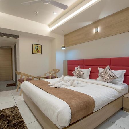 Hotel Silvera Grand Ahmedabad Exterior foto