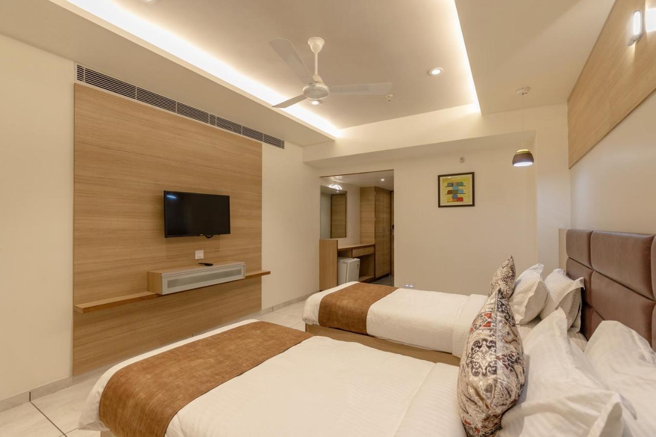Hotel Silvera Grand Ahmedabad Exterior foto