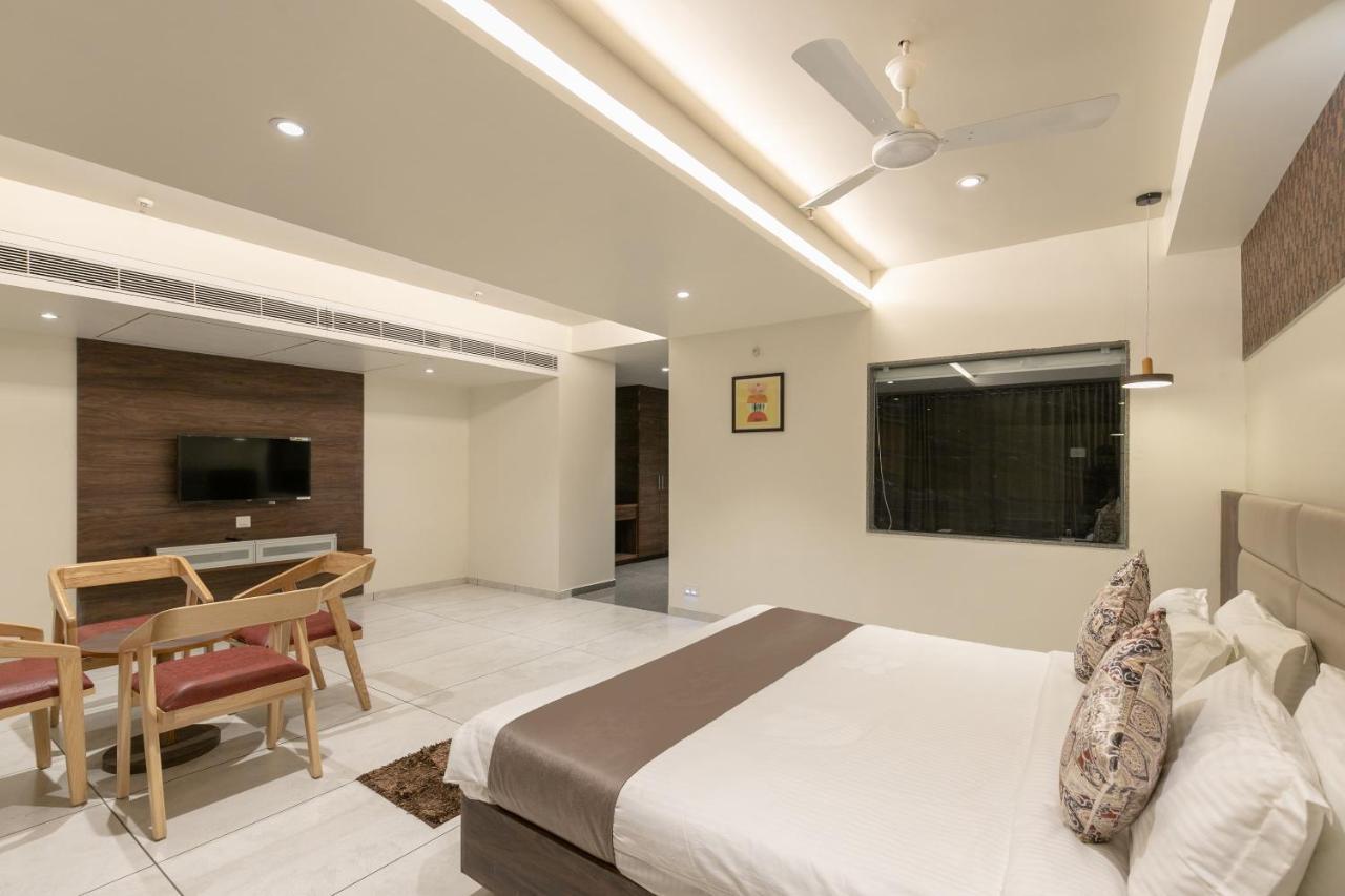 Hotel Silvera Grand Ahmedabad Exterior foto