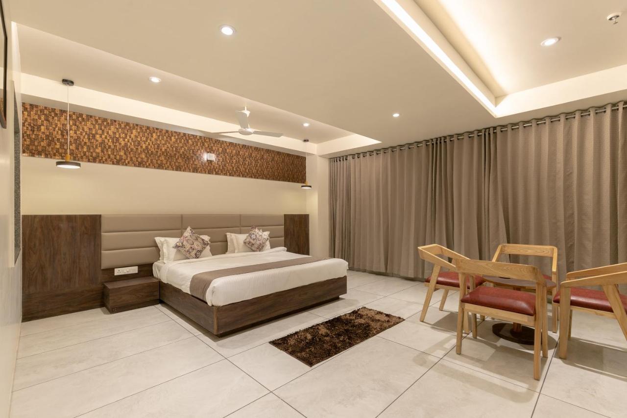 Hotel Silvera Grand Ahmedabad Exterior foto
