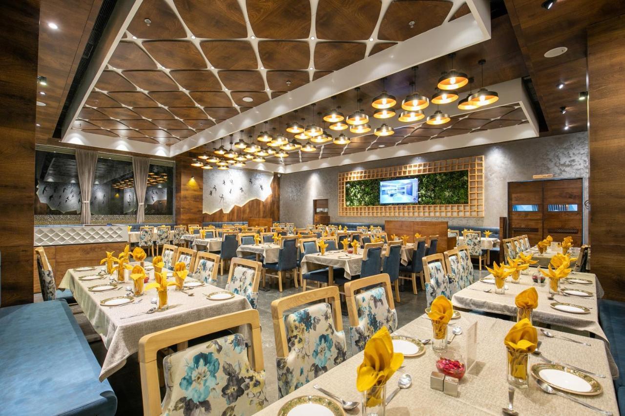 Hotel Silvera Grand Ahmedabad Exterior foto