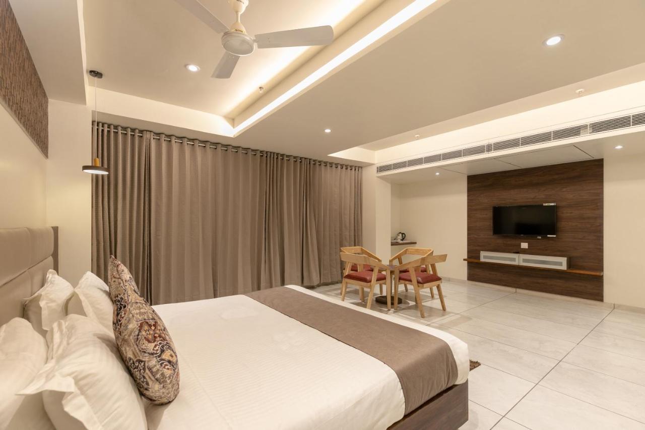 Hotel Silvera Grand Ahmedabad Exterior foto