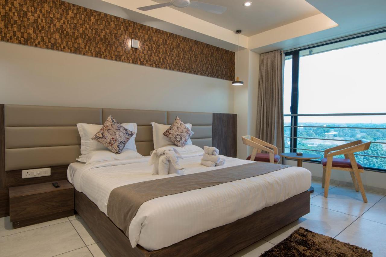 Hotel Silvera Grand Ahmedabad Exterior foto