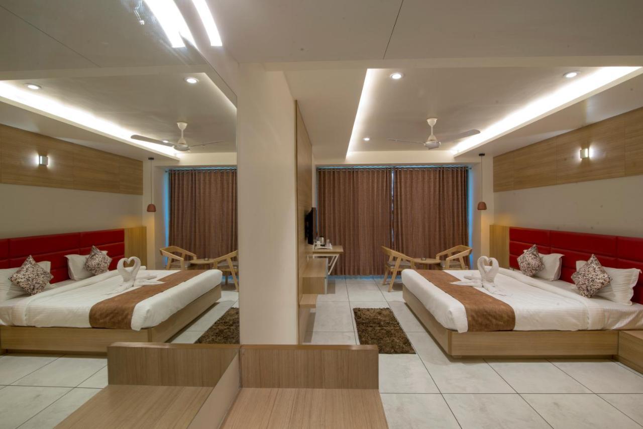 Hotel Silvera Grand Ahmedabad Exterior foto
