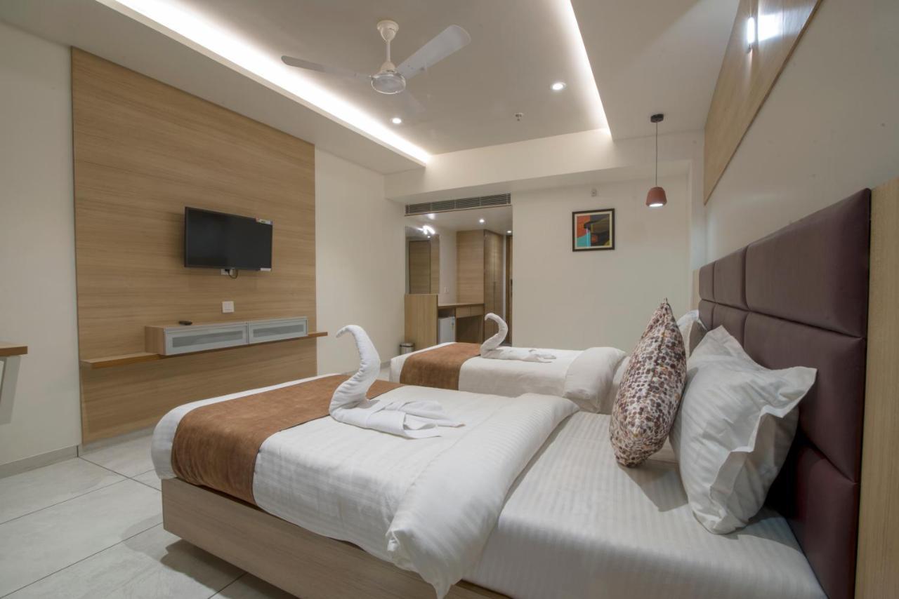 Hotel Silvera Grand Ahmedabad Exterior foto