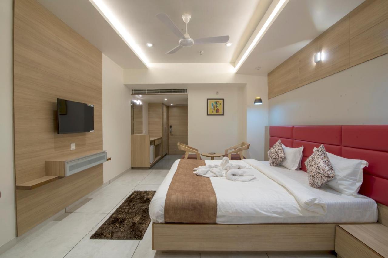Hotel Silvera Grand Ahmedabad Exterior foto
