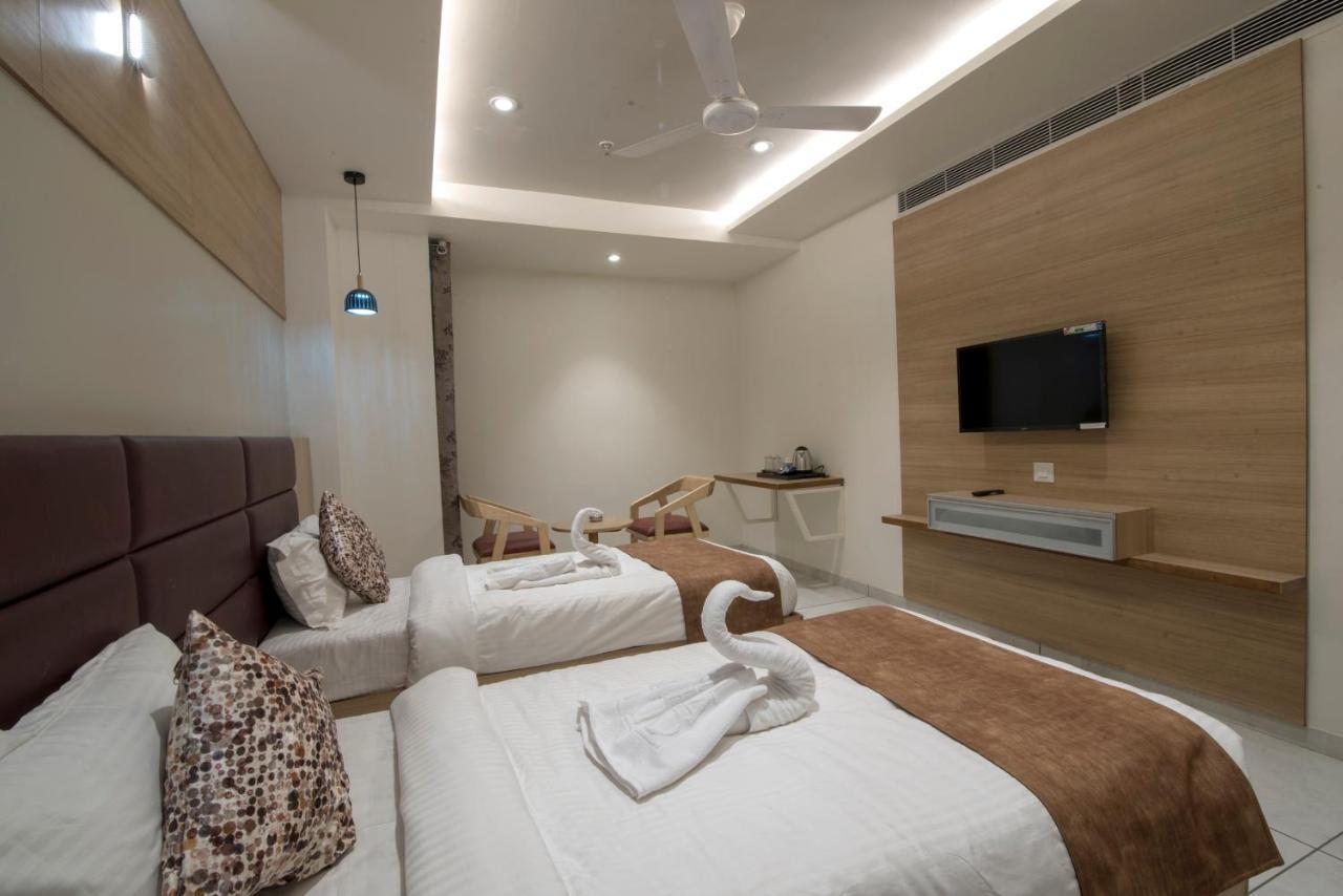 Hotel Silvera Grand Ahmedabad Exterior foto