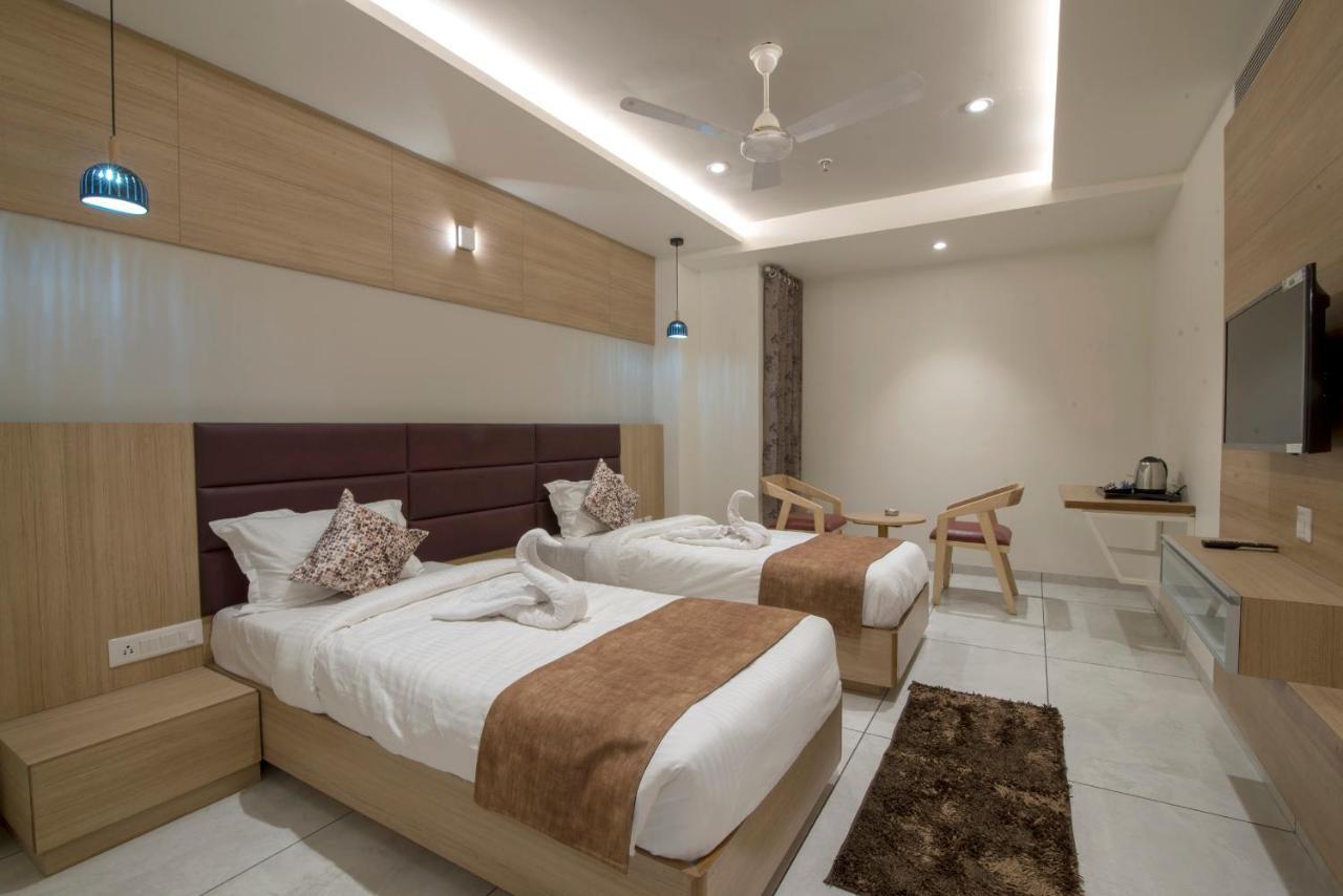 Hotel Silvera Grand Ahmedabad Exterior foto